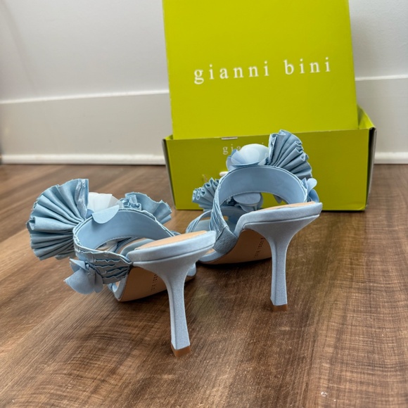 Gianni Bini Hardaway Ruffle Blue Flower Dress Heel 8/12 Sandals - Picture 7 of 7